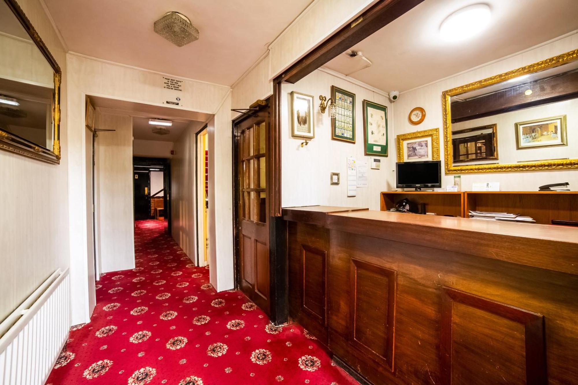 Oyo The Royal Hotel Dunston  Экстерьер фото