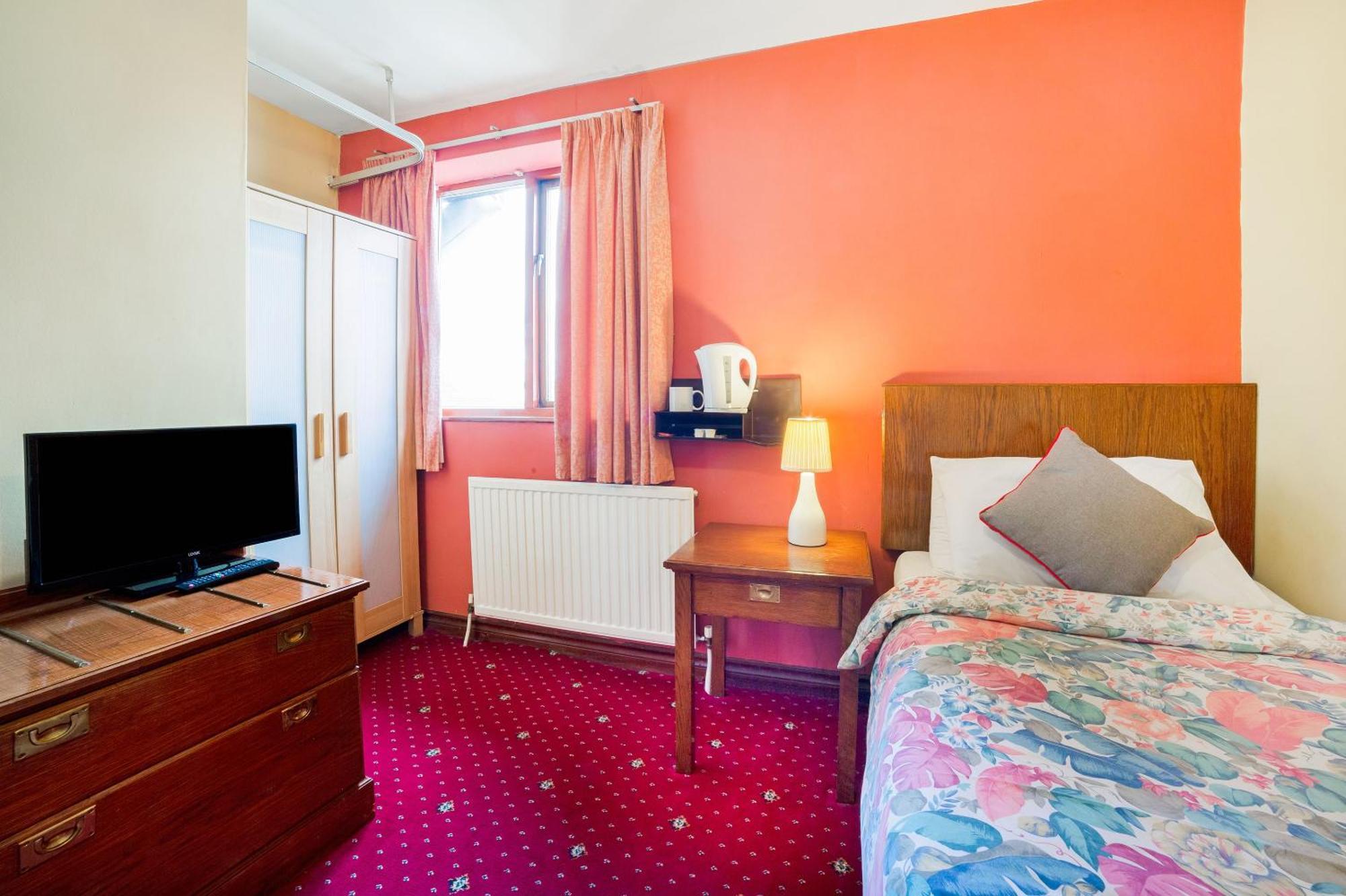 Oyo The Royal Hotel Dunston  Экстерьер фото