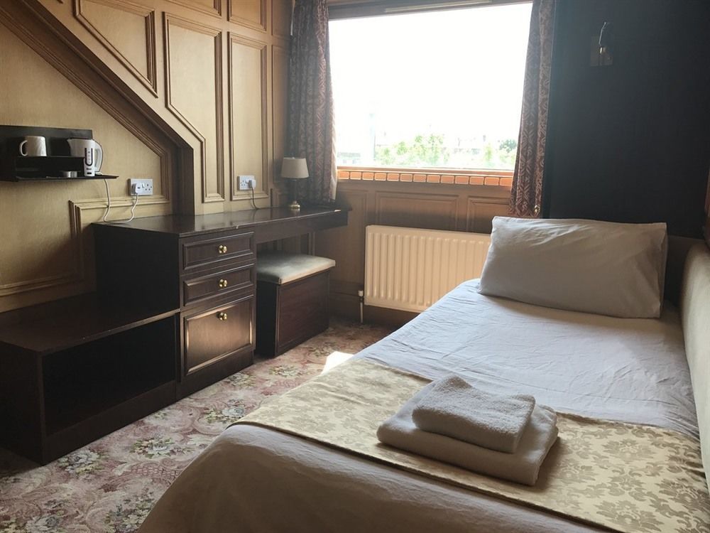 Oyo The Royal Hotel Dunston  Экстерьер фото