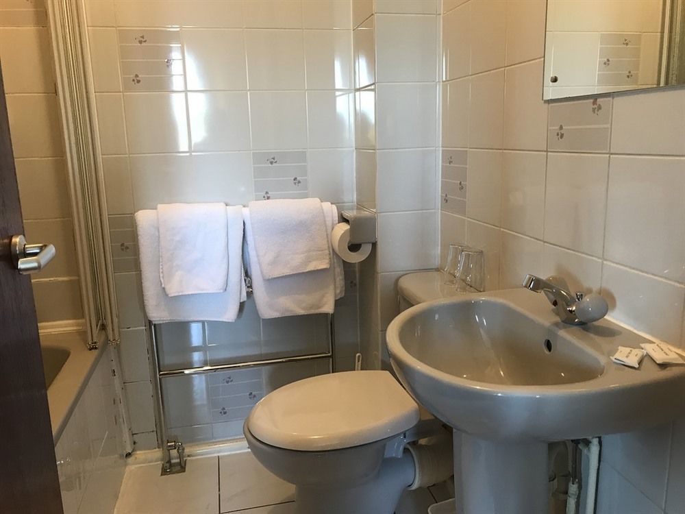 Oyo The Royal Hotel Dunston  Экстерьер фото